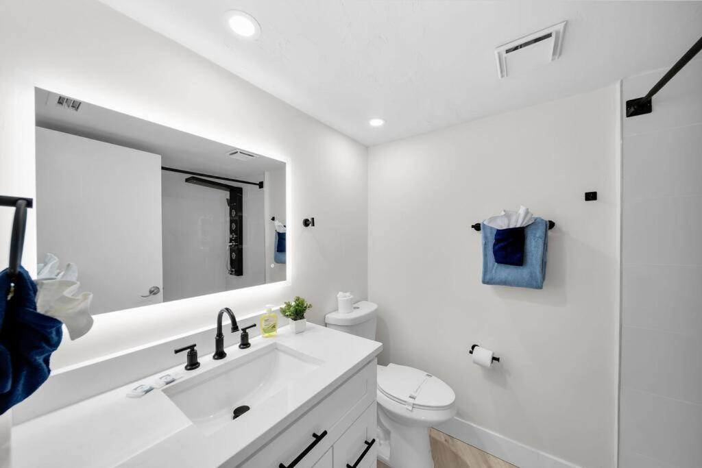 Luxury Waterfront Haven In Cape Coral - Dog-Friendly Escape With Private Poolヴィラ エクステリア 写真